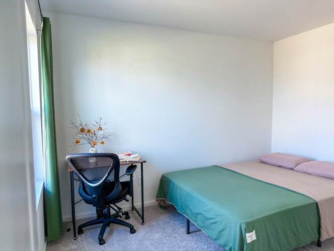 Lan's room
