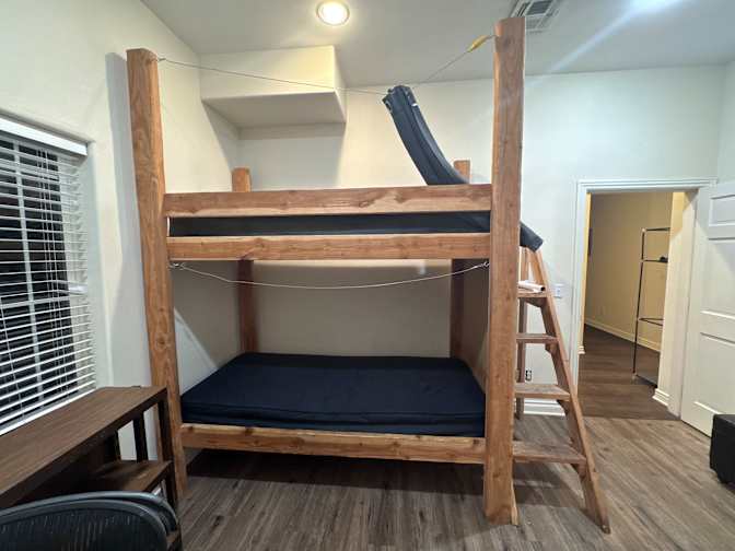 Forward Vision Spaces's room