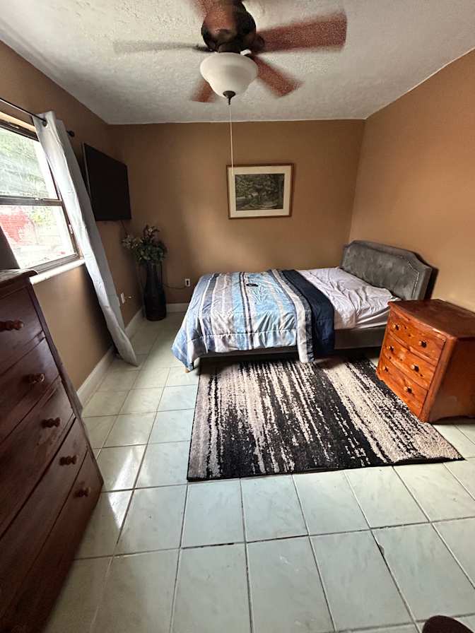 Lee's room