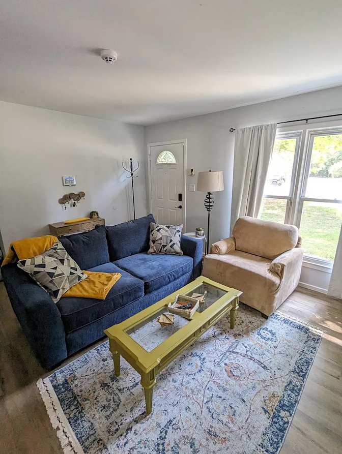 Alcove Rooms's room