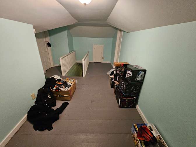 Thomas's room