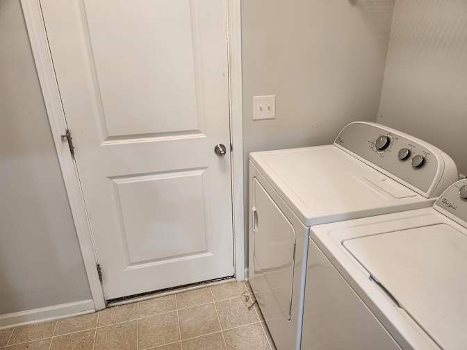Alcove Rooms's room