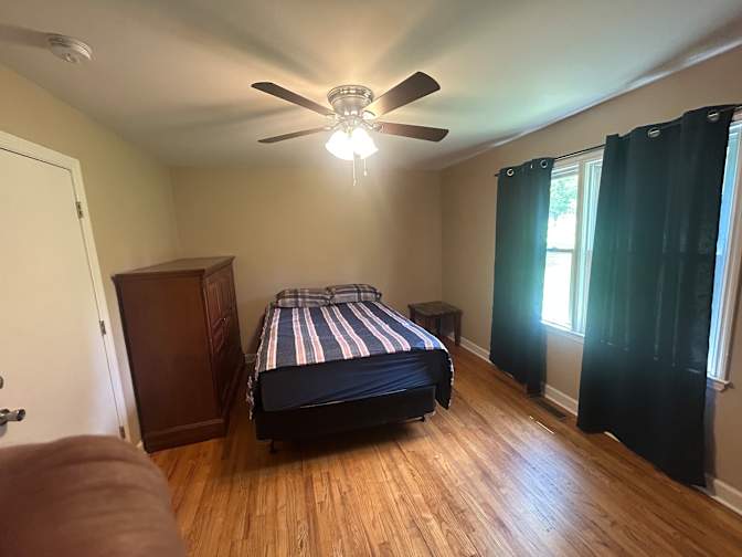 Thomas's room