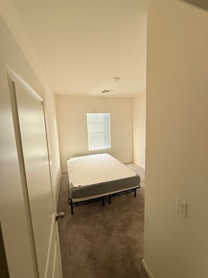 Cyntaya's room