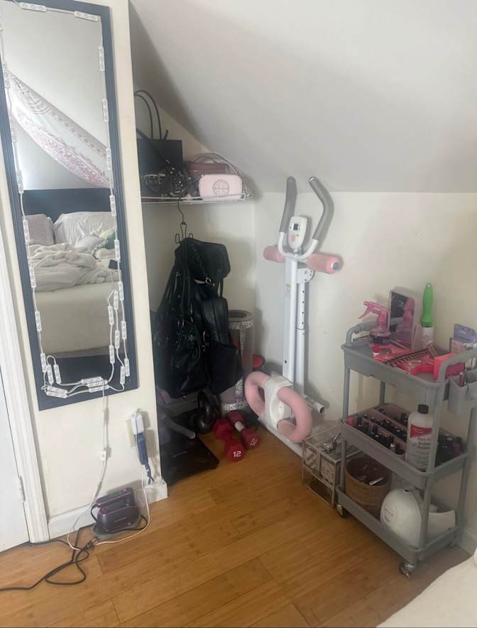 Vivie's room