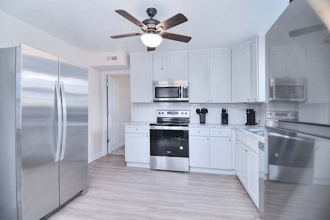 lifedoorrentals's room