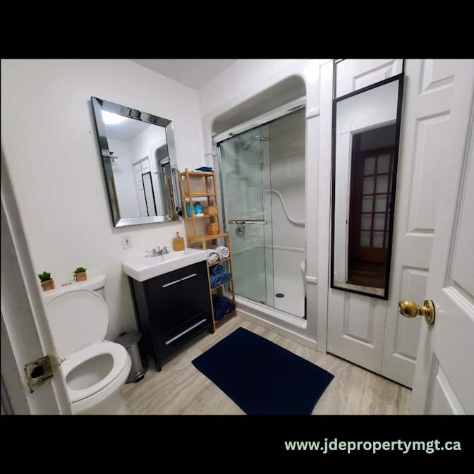 JDE Property Management Inc.'s room