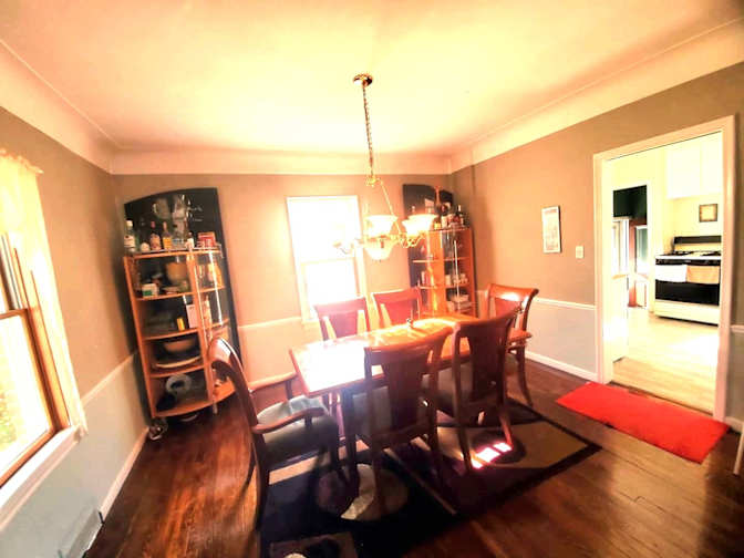 European Home - Roommate Needed's room