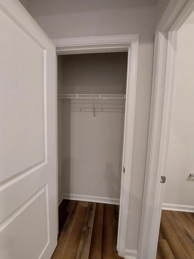 Alcove Rooms's room