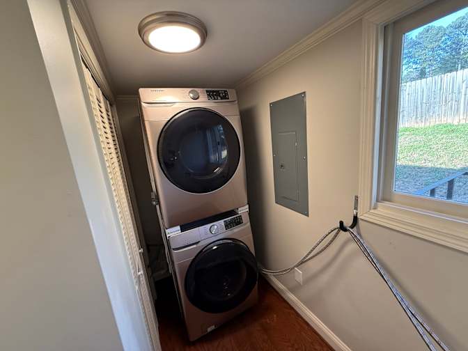 Alcove Rooms's room