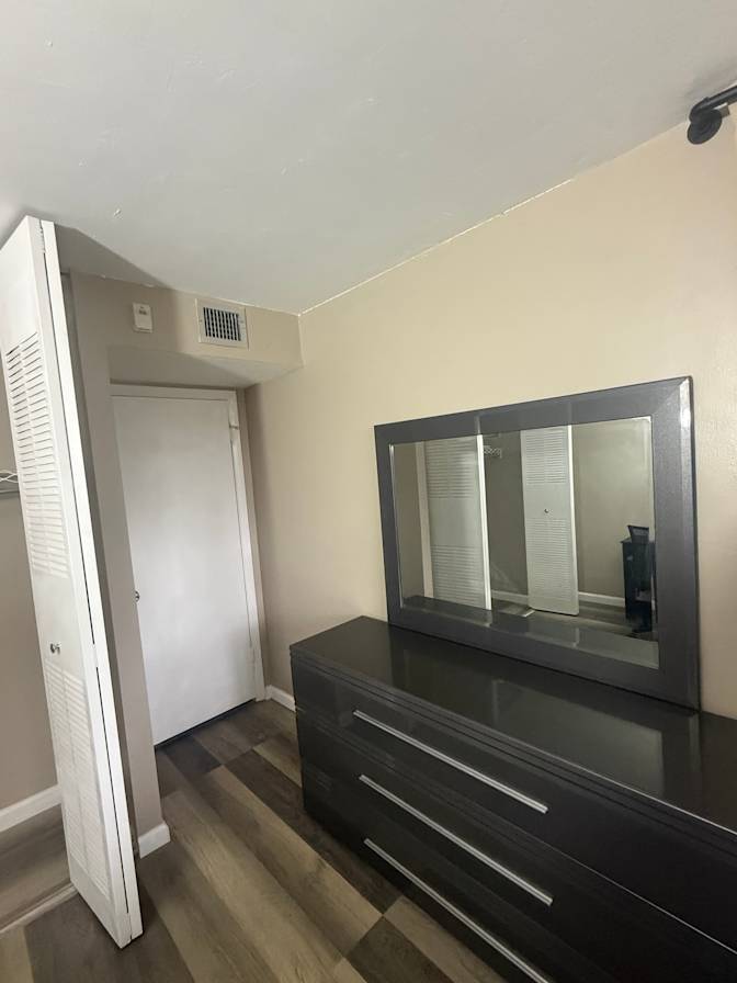 Thomas's room