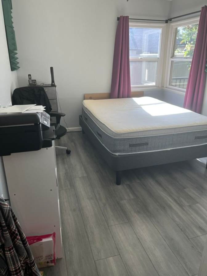 tom's room