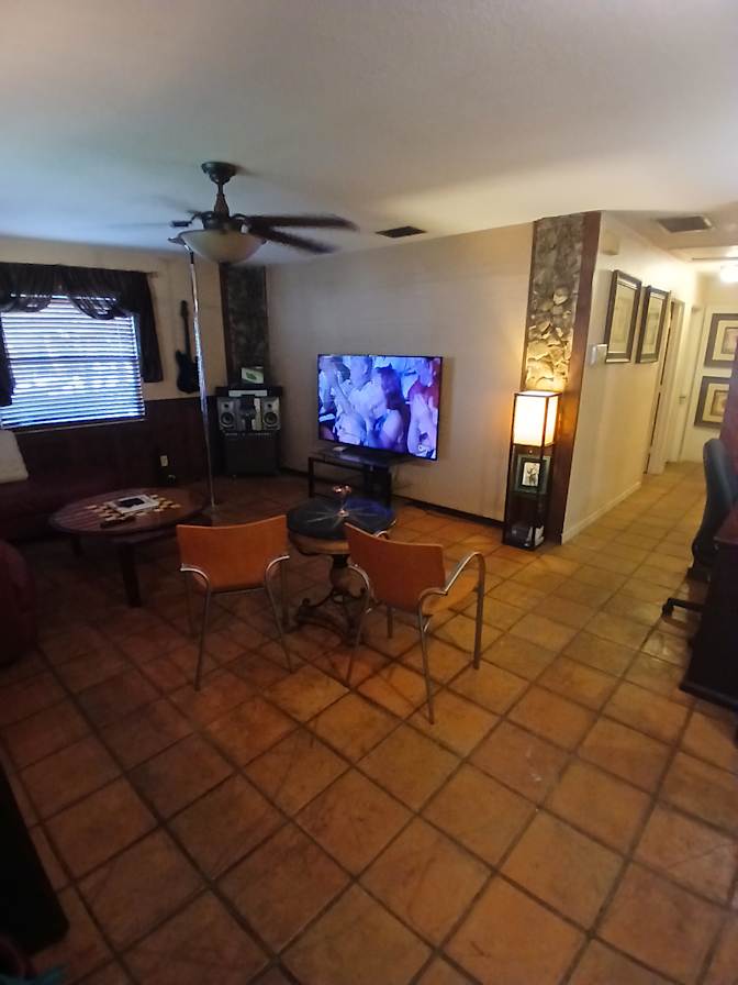JEFF DAVIES's room