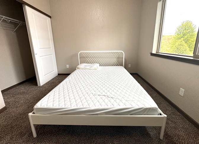 Minh-Tam's room