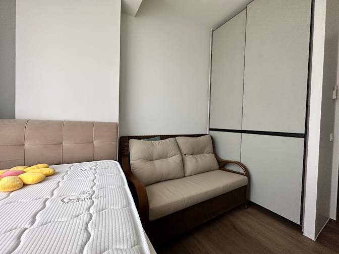 Edison's room