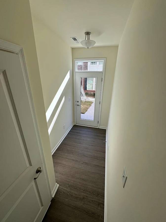 Alcove Rooms's room