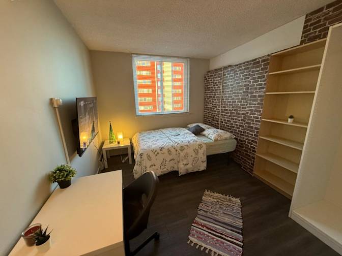 Eleftheri Denis's room