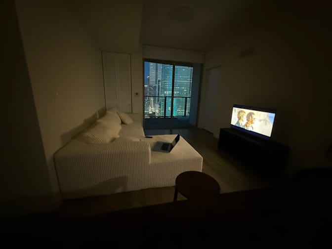 Andres's room