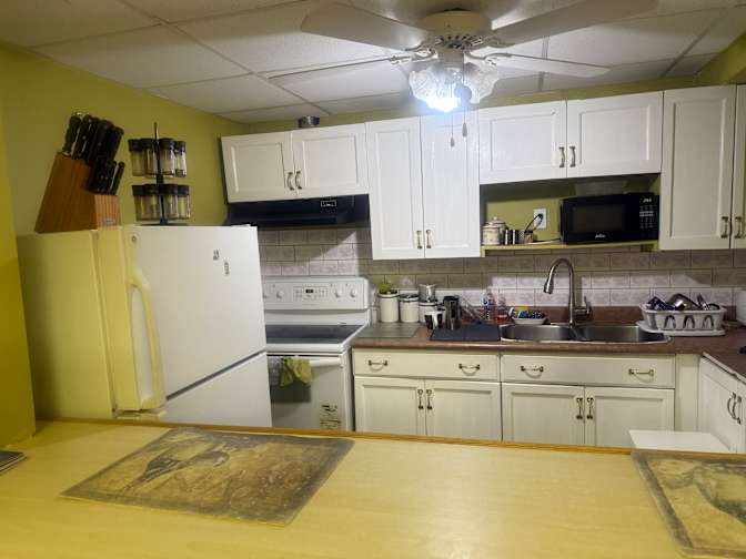 Anita  goorcharan's room