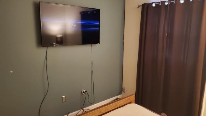 Enrique's room