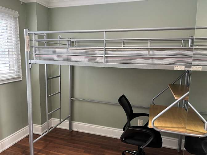 Zoran's room