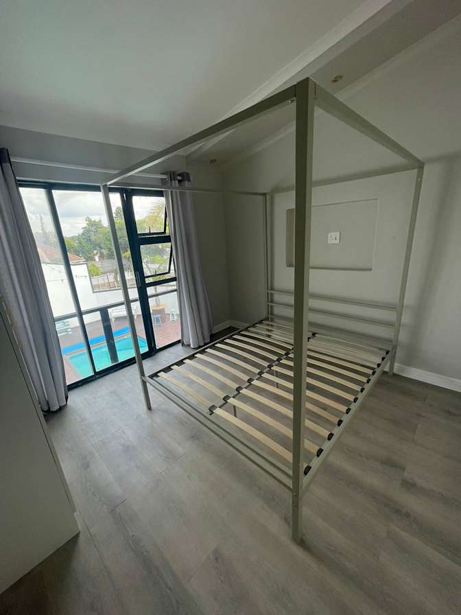 Donovan's room