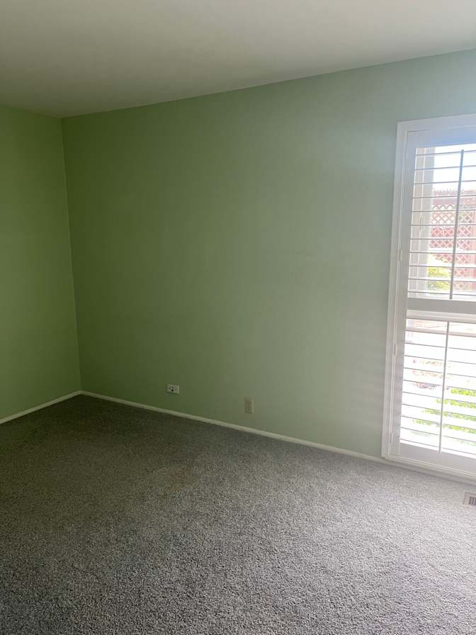 Leslie's room