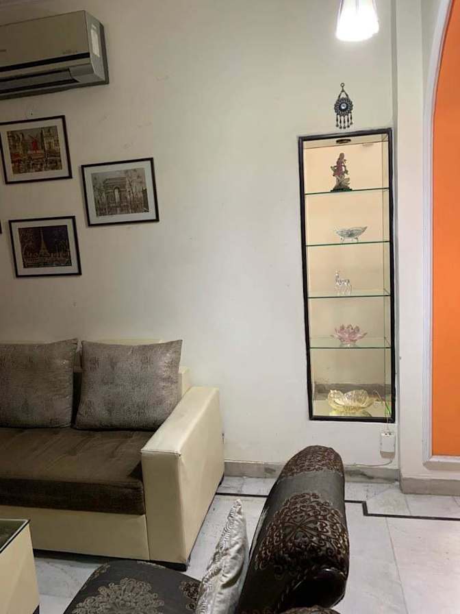Neelam's room