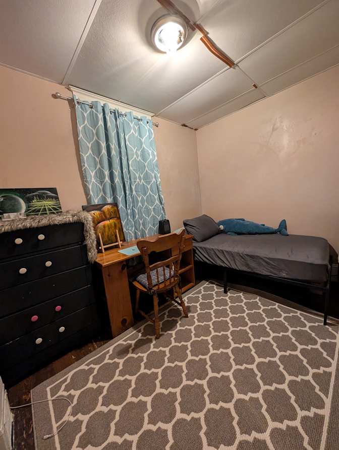 Yllor's room