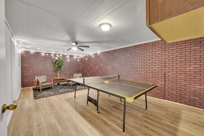 lifedoorrentals's room