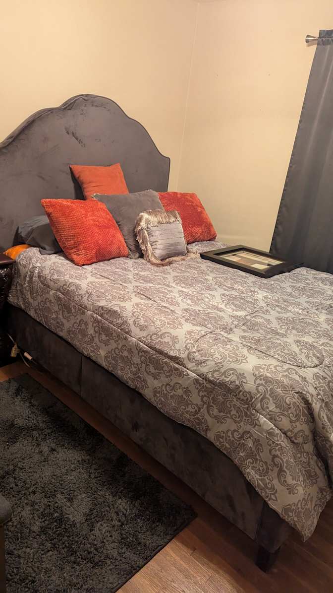 Vee's room