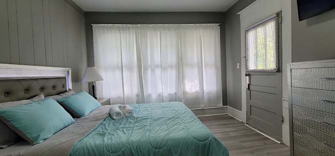 GBU Holdings Group's room
