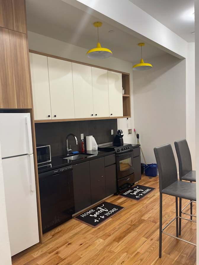 BROOKLYN APARTMENT SHARE LONG OR SHORT TERM's room