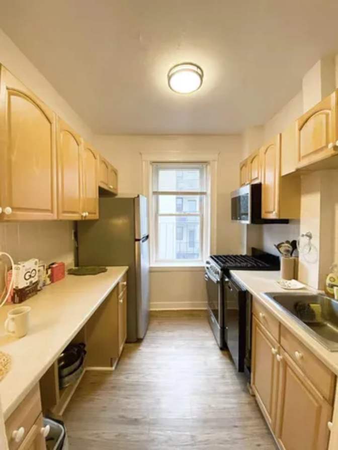 Beautiful clean furnished private room's room