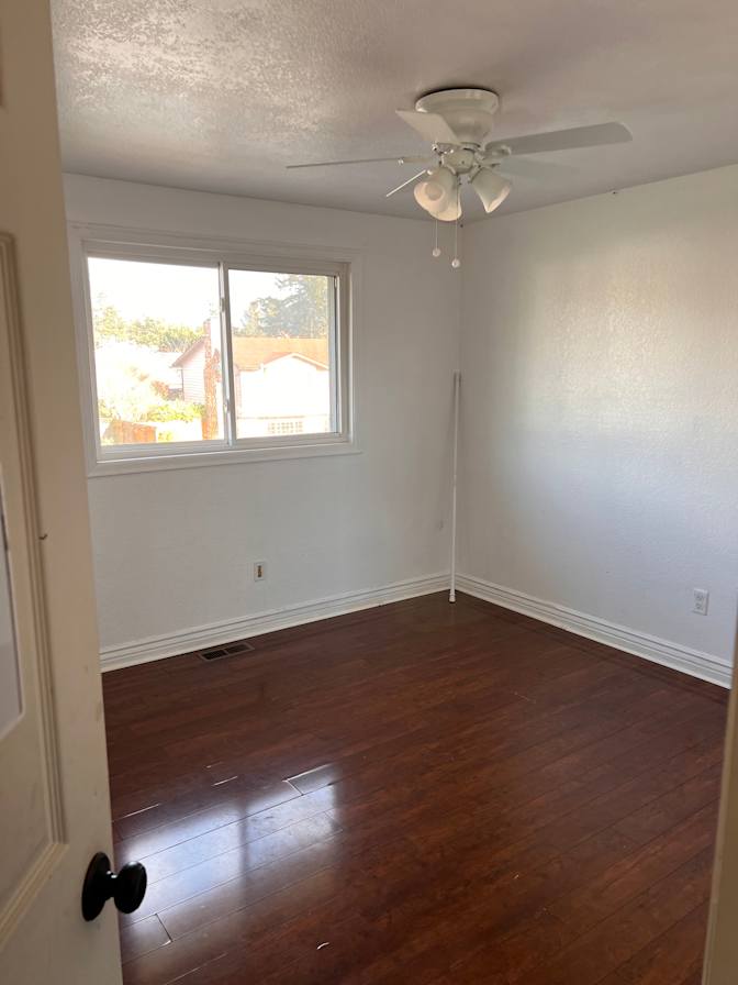 Ivelisse Gordon's room