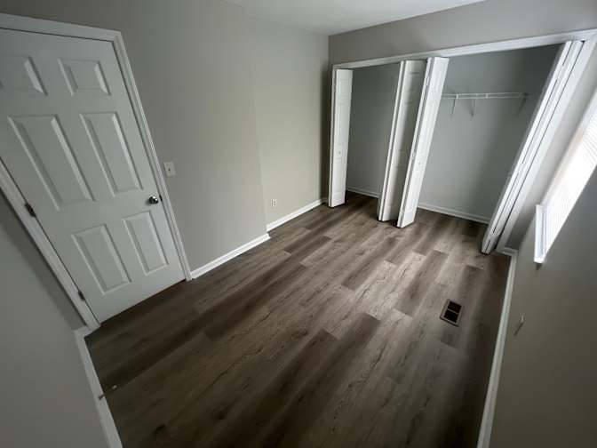 Alcove Rooms's room