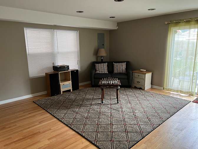 Geno's room