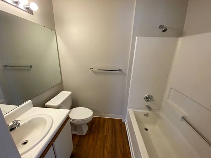 Alcove Rooms's room