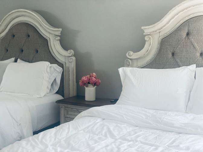 Alcove Rooms's room