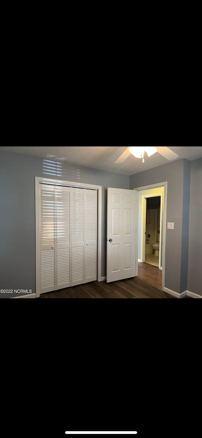 Efrain's room