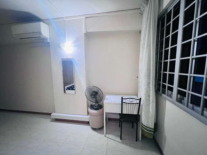 aiswarya's room