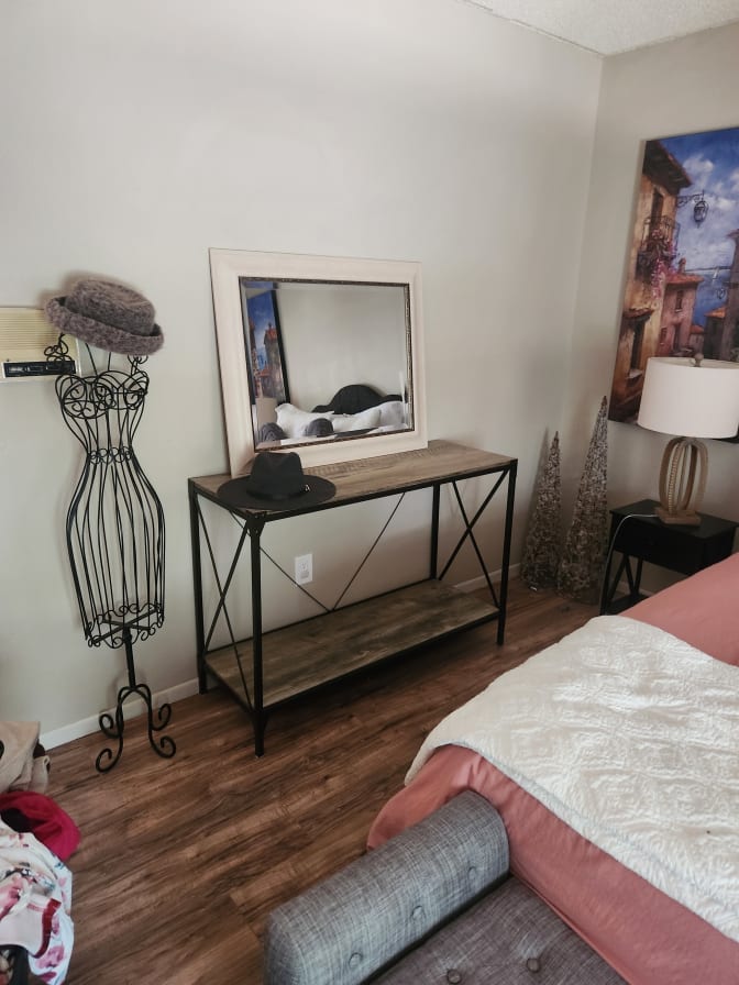 Suzanne's room