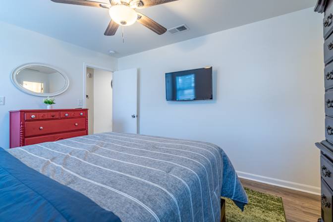 Alcove Rooms's room