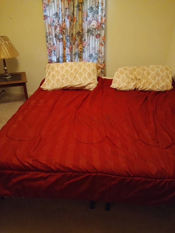 Alonza's room