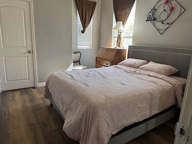 Sam & Fiona's room