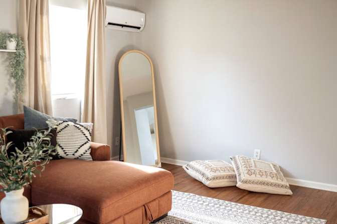 Alcove Rooms's room