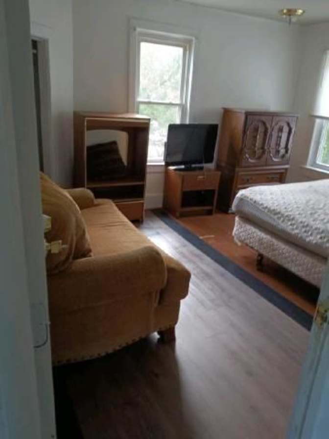 Dynelle's room