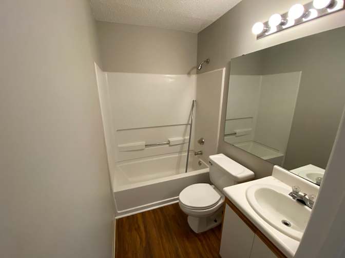 Alcove Rooms's room