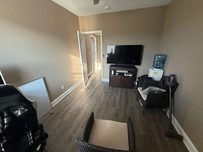 Alcove Rooms's room