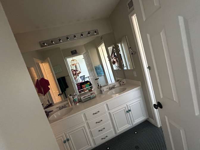 Lisa's room